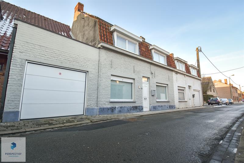 RUSTIG gelegen woning met 3 slpks, diepe tuin & bijhuis