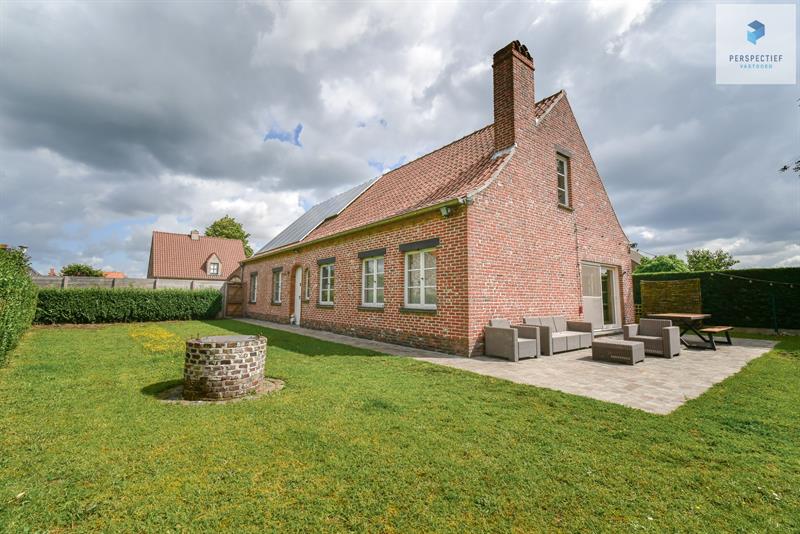 | IN OPTIE | TIJDLOZE VERNIEUWDE WONING met 3 SLPK en TUIN