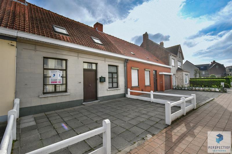 | IN OPTIE | Goed gelegen woning met tuin, gelegen aan het centrum van Oedelem