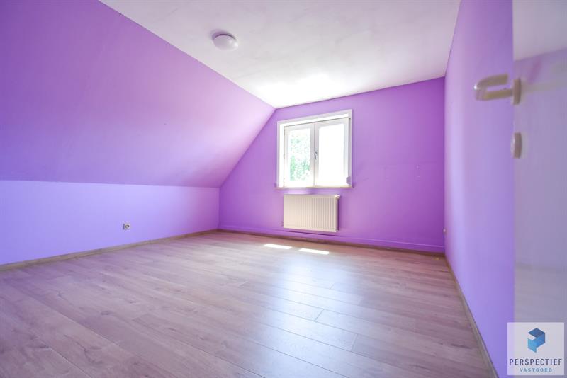 RUIME alleenstaande woning met 3 SLPKS, garage en mooie tuin - 11