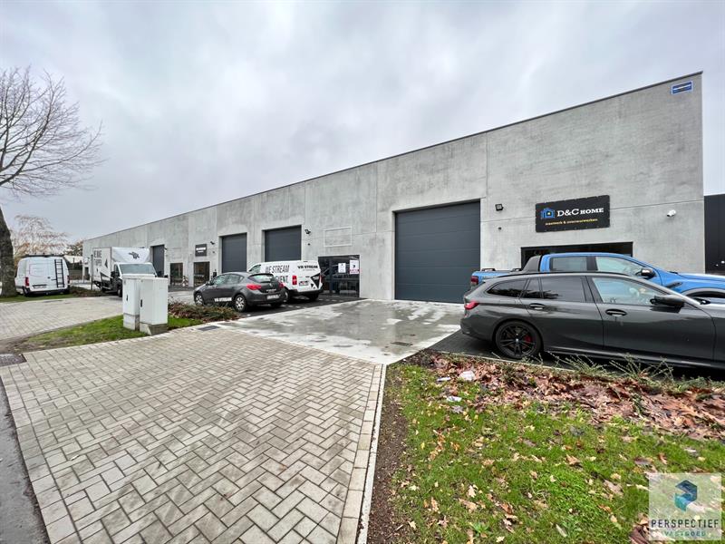 Grote Loods te huur in het industriepark van Beernem