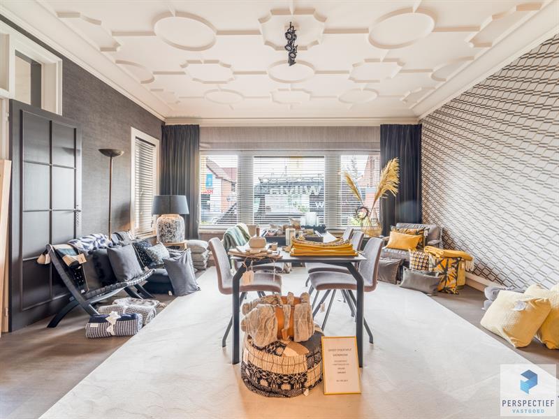 2 handelsruimtes + appartement met mogelijkheden op een strategische ligging te Roeselare - 14