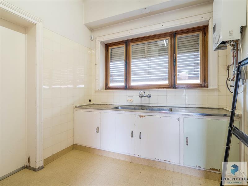 2 handelsruimtes + appartement met mogelijkheden op een strategische ligging te Roeselare - 47