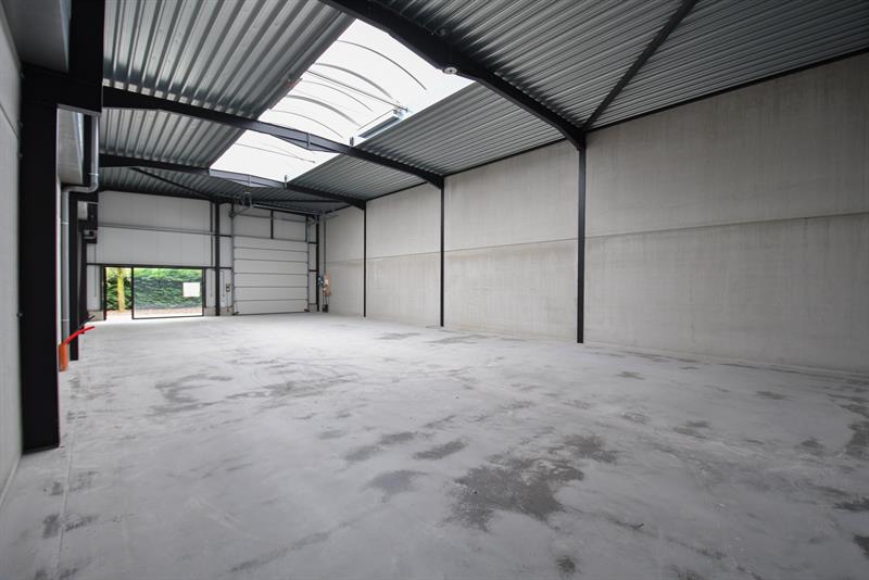 | IN OPTIE | Grote loods (326 m²) te huur in het industriepark SCHATTING te Zedelgem - UNIT D - 4