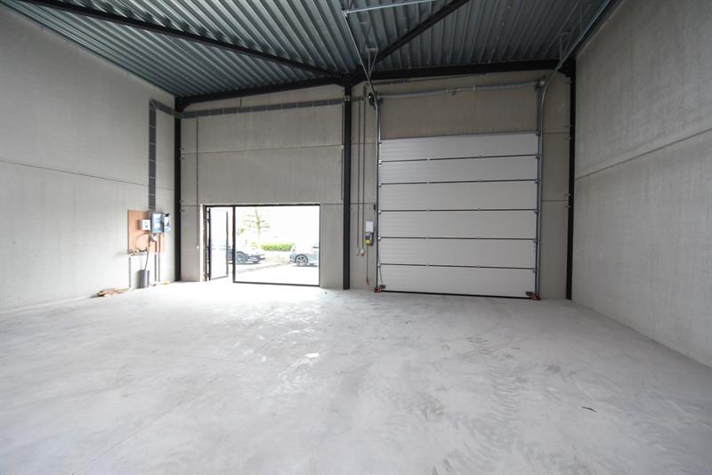 | IN OPTIE | Grote loods (326 m²) te huur in het industriepark SCHATTING te Zedelgem - UNIT D - 7