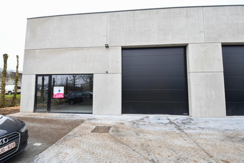 Grote loods (326 m²) te huur in het industriepark SCHATTING te Zedelgem - UNIT D - 2