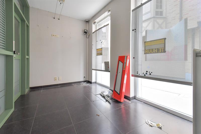 Ruim polyvalent pand bestaande uit winkel en woonst  in centrum Oedelem - 3