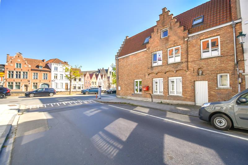 HANDELSWONING OP MOOIE LIGGING - 3