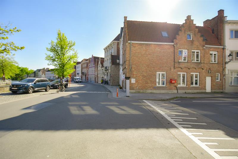 HANDELSWONING OP MOOIE LIGGING - 4