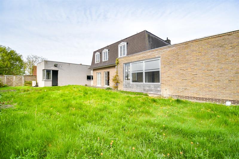 RUIME woning met handelsruimte in het centrum van Bellem - 16
