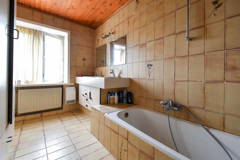 RUIME woning met handelsruimte in het centrum van Bellem - 14