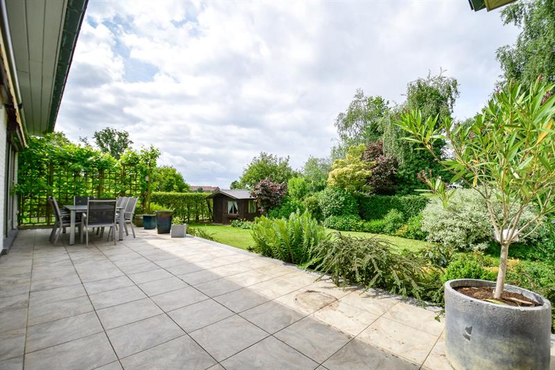 Goed onderhouden statige woning op een perceel van 970m² - 6