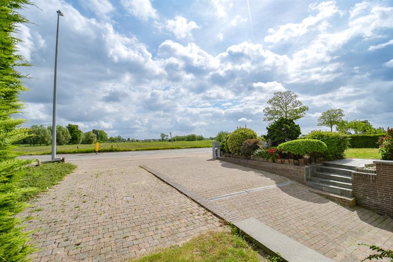 Goed onderhouden statige woning op een perceel van 970m² - 7