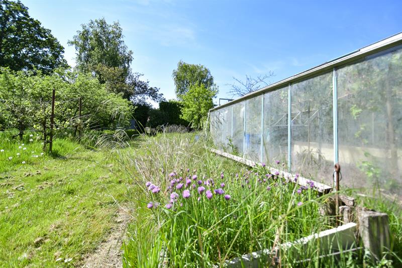 Woning en bungalow met prachtige idyllische tuin en uitweg op 2034 m² - 4