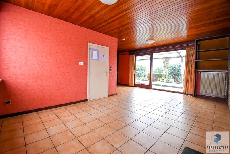 Woning en bungalow met prachtige idyllische tuin en uitweg op 2034 m² - 10