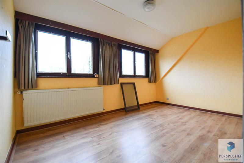 Woning en bungalow met prachtige idyllische tuin en uitweg op 2034 m² - 17