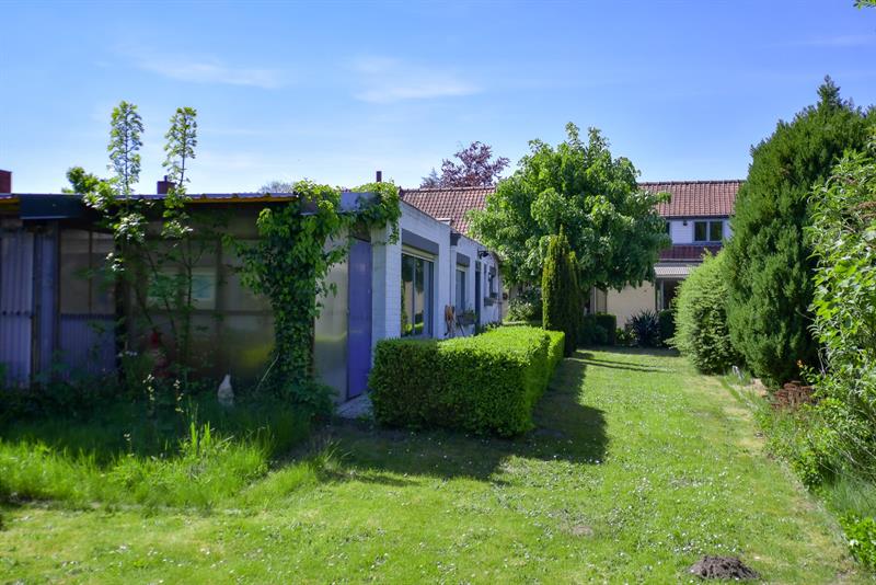 Woning en bungalow met prachtige idyllische tuin en uitweg op 2034 m² - 28