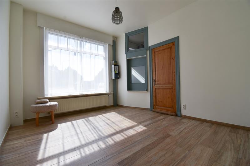 GERENOVEERDE WONING MET 4 SLAAPKAMERS OP EEN BOOGSCHEUT VAN DE ZEEDIJK! - 9