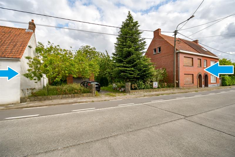 GOED GELEGEN VOLLEDIG TE RENOVEREN WONING met LANDELIJK UITZICHT op 1789 M² - 1