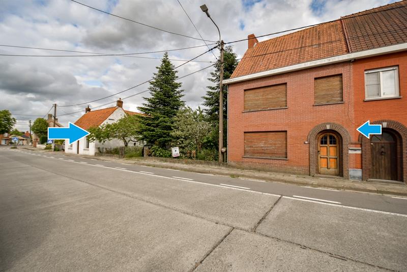 GOED GELEGEN VOLLEDIG TE RENOVEREN WONING met LANDELIJK UITZICHT op 1789 M² - 4