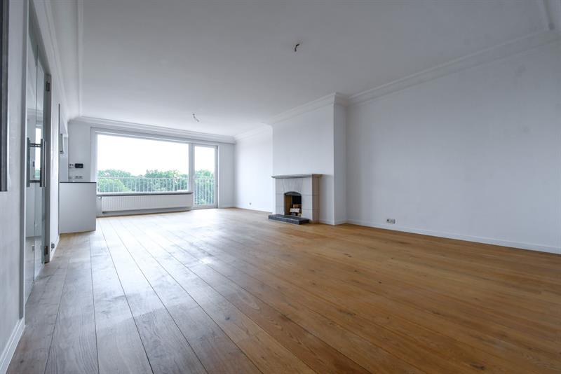 RUIM WOONAPPARTEMENT met PANORAMISCH ZICHT, 2 SLPKS en 2 TERRASSEN - 6