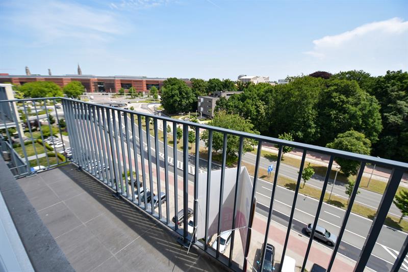 RUIM WOONAPPARTEMENT met PANORAMISCH ZICHT, 2 SLPKS en 2 TERRASSEN - 2
