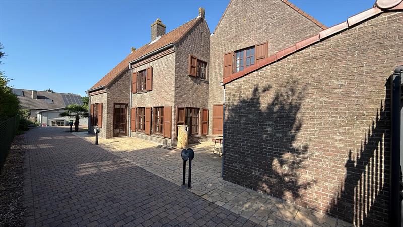 RUIME woning met grote tuin & tal van mogelijkheden op gunstige ligging - 1