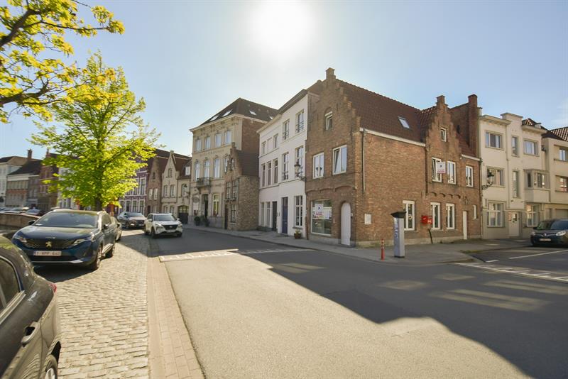 HANDELSWONING OP MOOIE LIGGING - 4