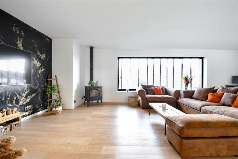 RUIME VERNIEUWDE WONING met GROTE PRAKTIJKRUIMTE - 12