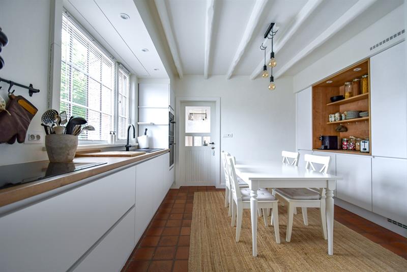 IN EEN GROENE OMGEVING GELEGEN CHARMANTE VILLA met GARAGE & TUIN - 6