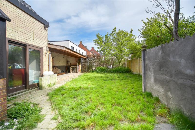 - BEZOEKMOMENT ZATERDAG 02/08 VAN 10U30 TOT 12U - RUIME GERENOVEERDE WONING met 4 slpks (5) TUIN & GARAGE - 5