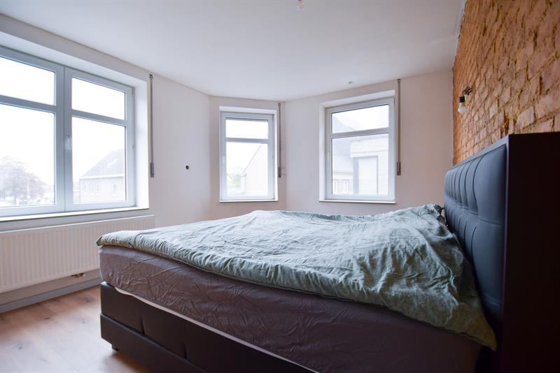 - BEZOEKMOMENT ZATERDAG 02/08 VAN 10U30 TOT 12U - RUIME GERENOVEERDE WONING met 4 slpks (5) TUIN & GARAGE - 14