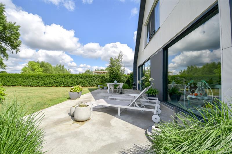 BEZOEKMOMENT ZATERDAG 09/08 VAN 9U TOT 10U30 | Rustig & landelijk gelegen architecturale villa op 1.166m² - 8