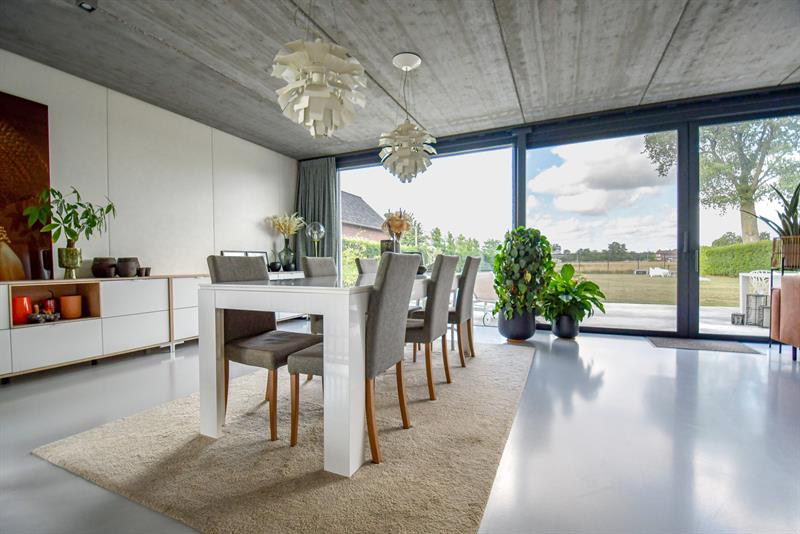 BEZOEKMOMENT ZATERDAG 09/08 VAN 9U TOT 10U30 | Rustig & landelijk gelegen architecturale villa op 1.166m² - 5