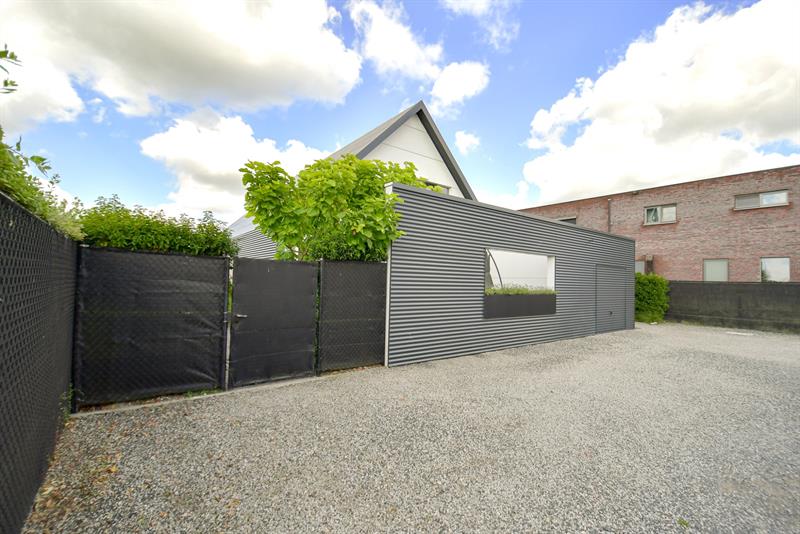 BEZOEKMOMENT ZATERDAG 09/08 VAN 9U TOT 10U30 | Rustig & landelijk gelegen architecturale villa op 1.166m² - 26
