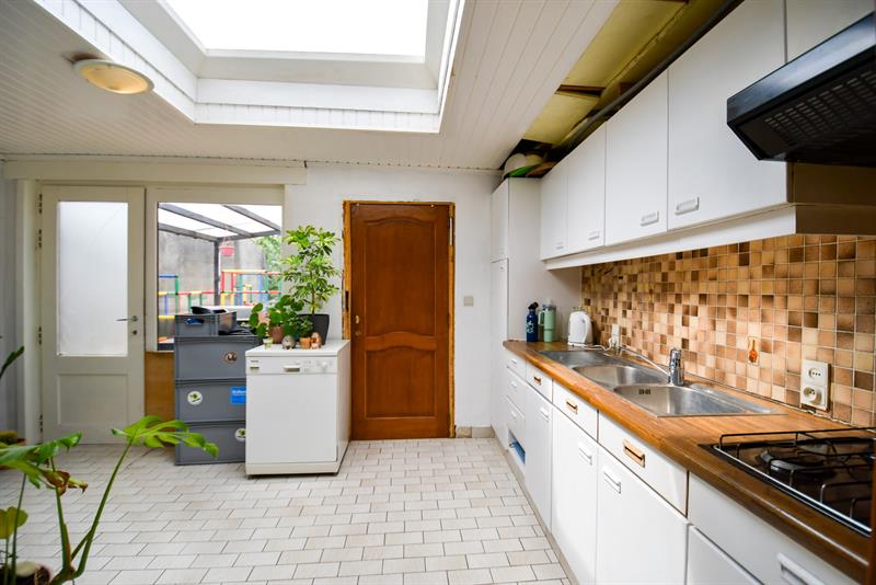 BEZOEKMOMENT ZATERDAG 13/09 VAN 9U TOT 10U30 | Gezinswoning met 3 slaapkamers, diepe tuin en enorm veel potentieel. - 3