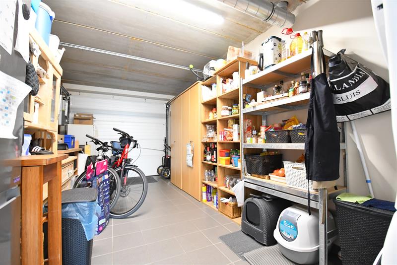 RUSTIG GELEGEN, RUIME woning met zongerichte tuin en garage - 11