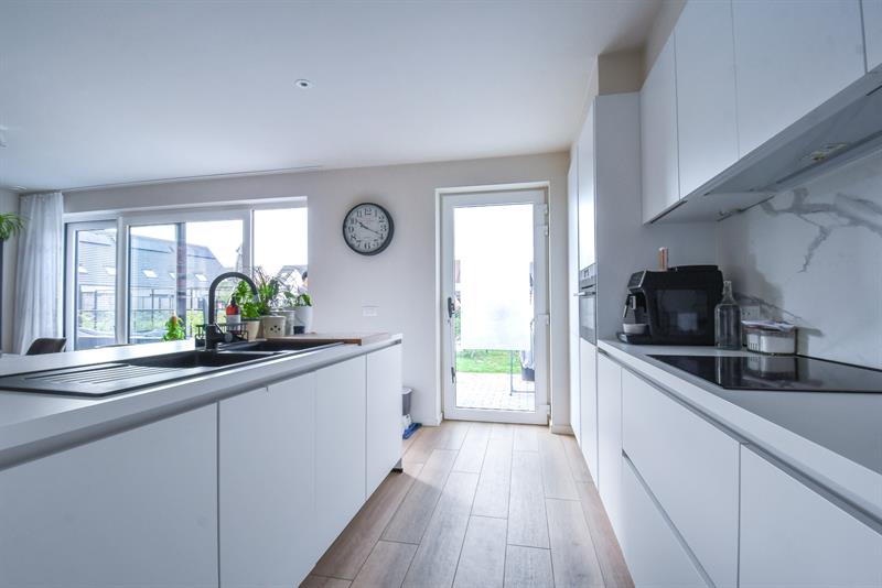 RUSTIG GELEGEN, RUIME woning met zongerichte tuin en garage - 9
