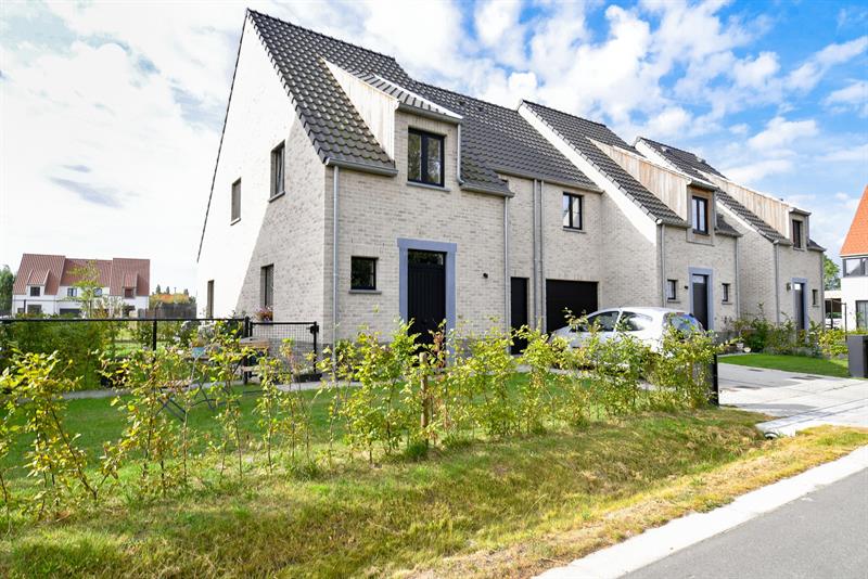 RUSTIG GELEGEN, RUIME woning met zongerichte tuin en garage - 1