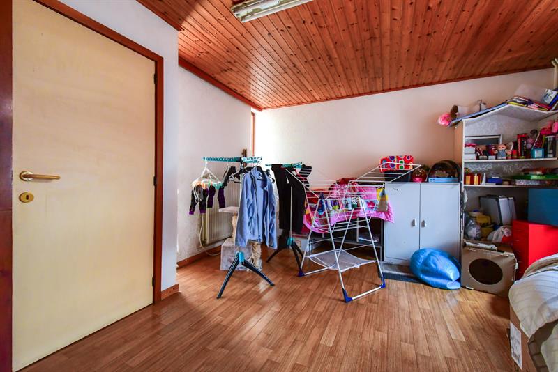 Ruime lichtrijke hoekwoning met 4 slpk en stadskoer - 11