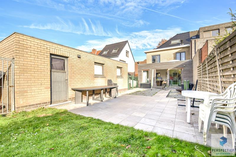 Centraal gelegen ruime woning met 4 slaapkamers en grote tuin - 2