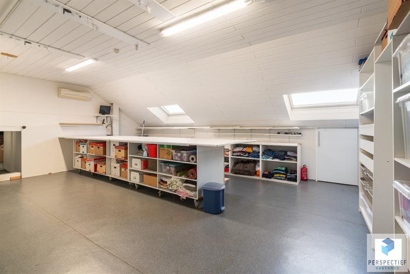 VERKOCHT DOOR PERSPECTIEF VASTGOED | Handelspand met Winkelruimte, Magazijn en Woonst op 1.682 m² - 46