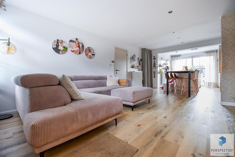 Ruime charmante gerenoveerde woning met 2 slaapkamers, tuin en parkeermogelijkheid achteraan - 9