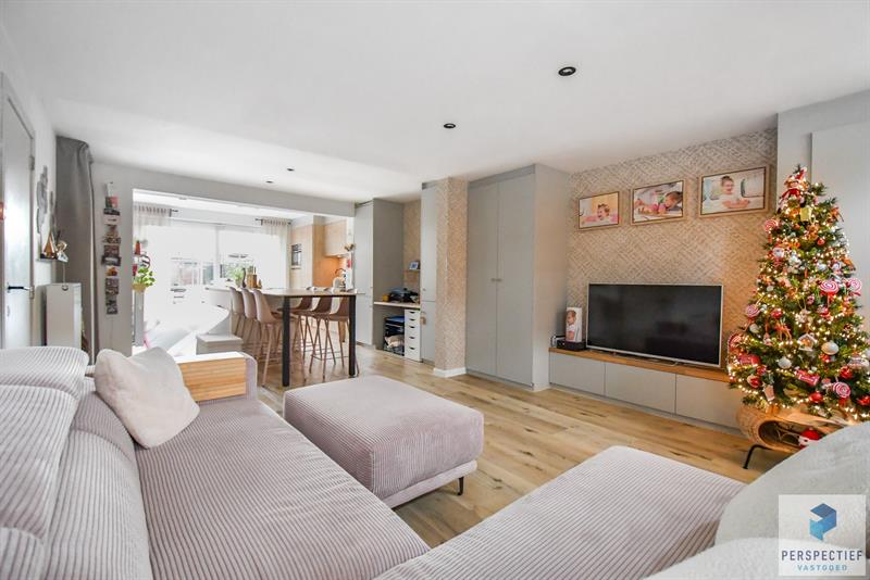 Ruime charmante gerenoveerde woning met 2 slaapkamers, tuin en parkeermogelijkheid achteraan - 6