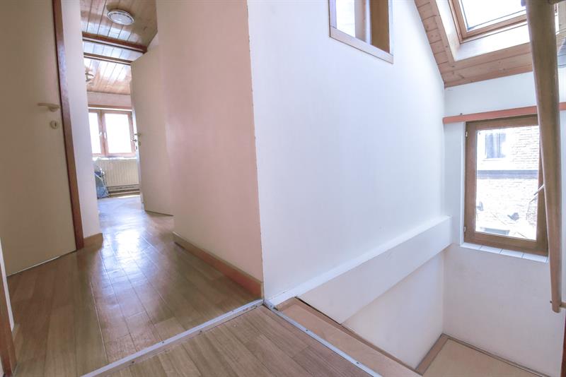 Ruime lichtrijke hoekwoning met 4 slpk en stadskoer - 8