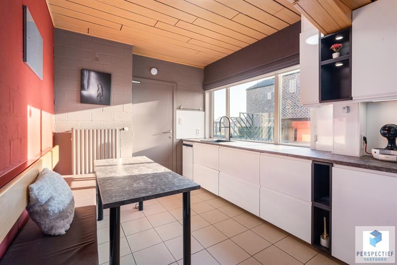 Handelspand met Winkelruimte, Magazijn  (± 250 m²) en Woonst op 1.682 m² - 23