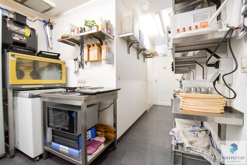 Recente handelsruimte ingericht als koffie/ontbijtzaak in het centrum van Oedelem - 14