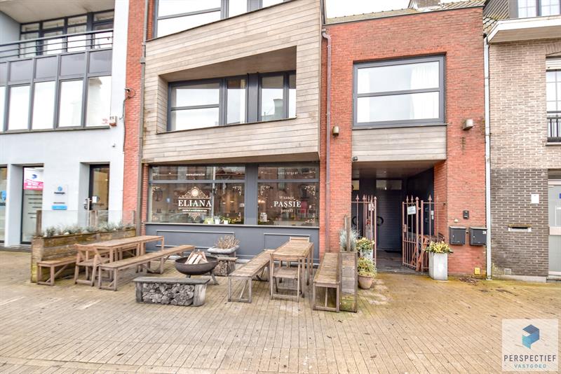 Recente handelsruimte ingericht als koffie/ontbijtzaak in het centrum van Oedelem - 1