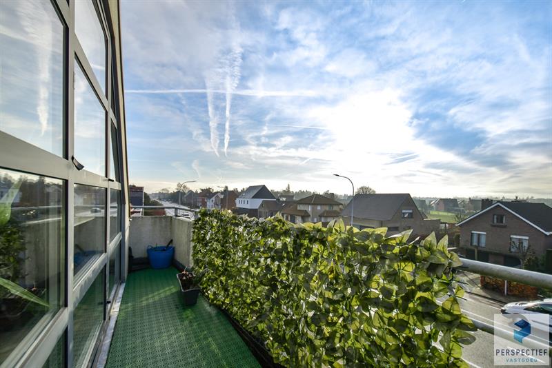 Goed gelegen appartement met 2 slpk - 2 terrassen & autostaanplaats - 5