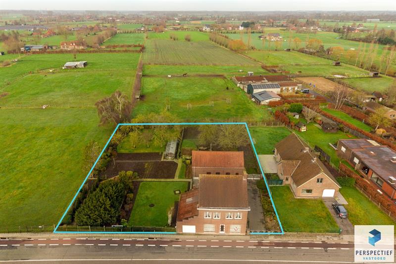 LANDELIJK GELEGEN WONING met SCHUUR  - BOOMGAARD - TUIN & MOESTUIN op 2138 m²